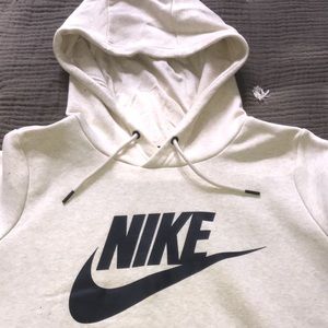 Nike sweatshirt M cropped